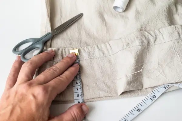 Como criar looks incríveis com peças de brechó e roupas recicladas